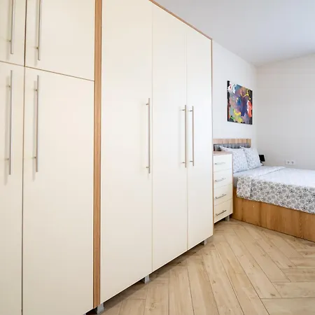 Apartament Wow For Rent 2 Bul Montevideo 25a - B *