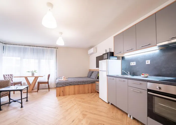 Wow For Rent 2 Bul Montevideo 25a - B Lejlighed *